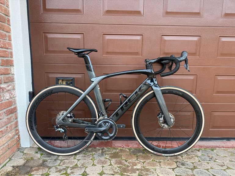 Used Trek Madone SL 6 2020 2020 Road & Gravel — image 1 of 11