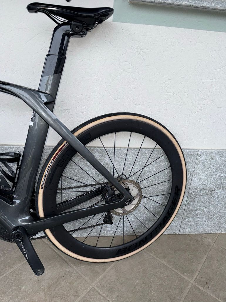 Used Trek Madone SL 6 2020 2020 Road & Gravel — image 9 of 11
