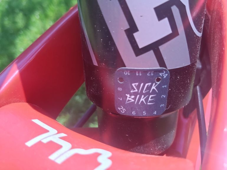 Used YT Industries TUES 29 CF Pro 2019 2019 Mountainbike, Red, 29 — image 7 of 10