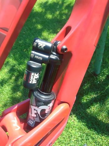 Used YT Industries TUES 29 CF Pro 2019 2019 Mountainbike, Red, 29 — image 6 of 10
