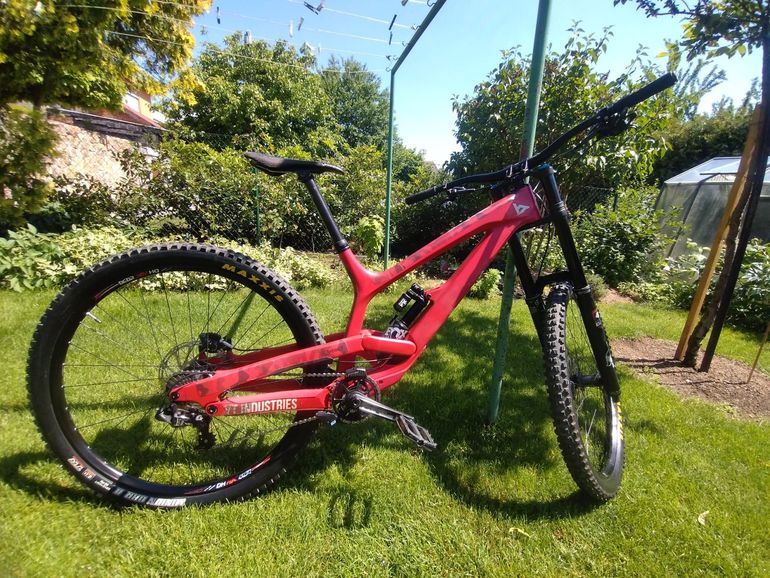 Used YT Industries TUES 29 CF Pro 2019 2019 Mountainbike, Red, 29 — image 1 of 10