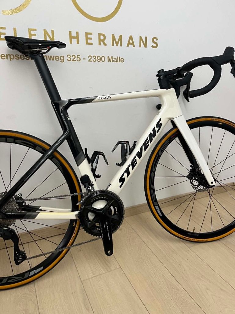 Used Stevens Arcalis 2024 Road & Gravel, White — image 1 of 8