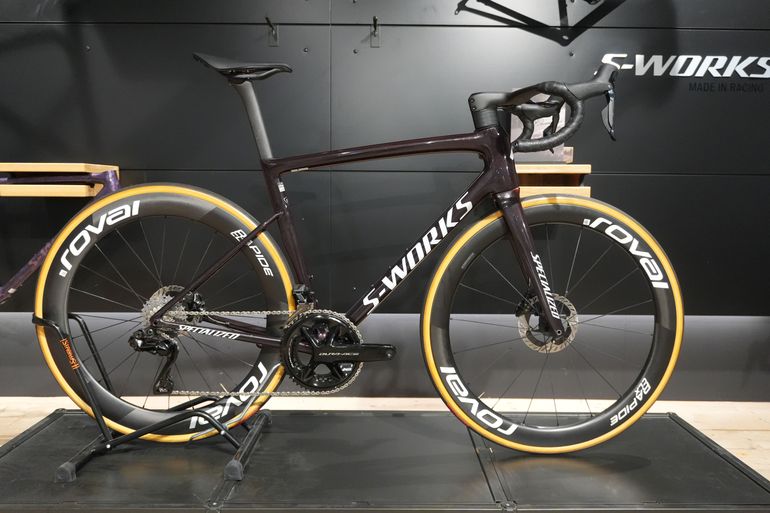 Used Specialized S-Works Tarmac SL8 - Shimano Dura-Ace Di2 2025 2025 Road & Gravel — image 6 of 13