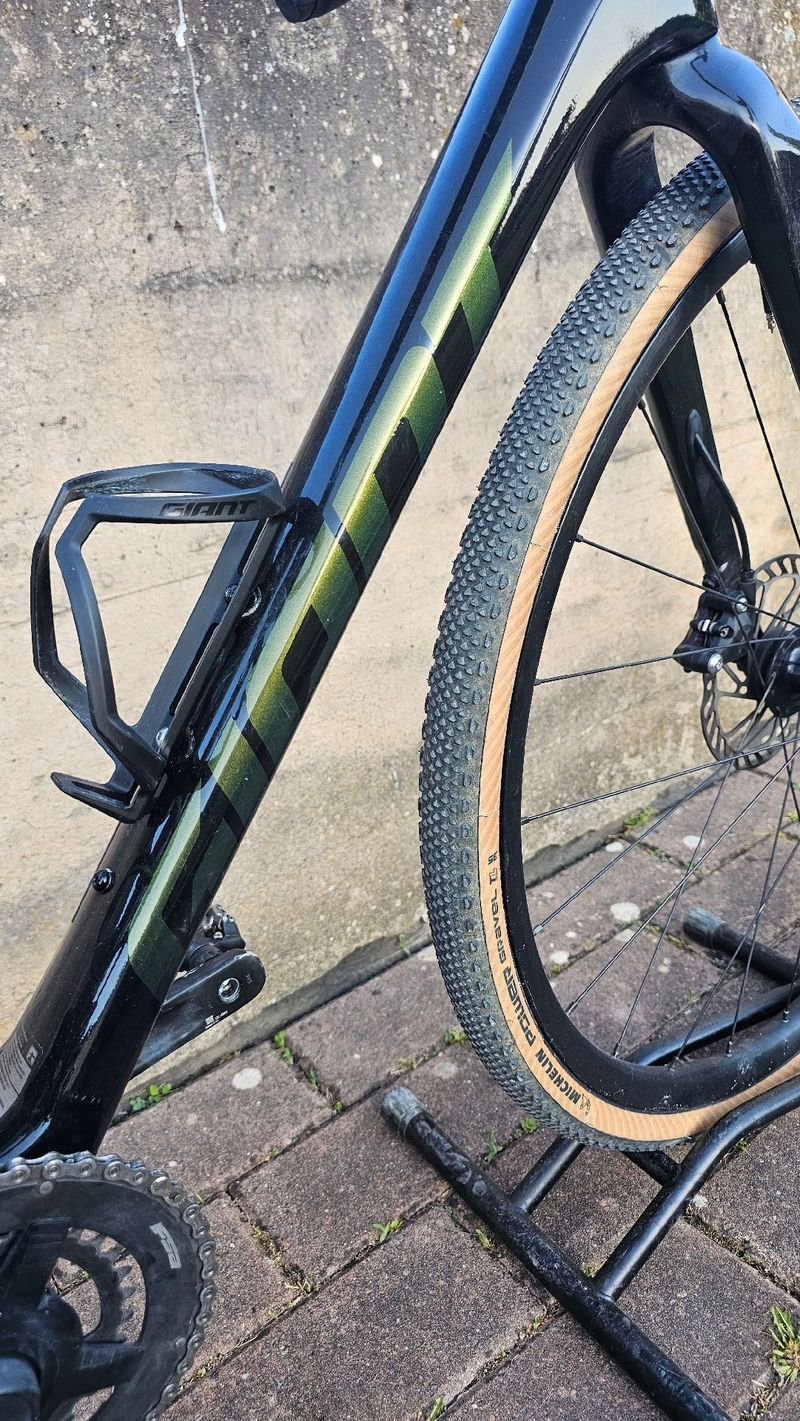 Used Giant Revolt Shimano GRX 2023 Road & Gravel, Black — image 13 of 13