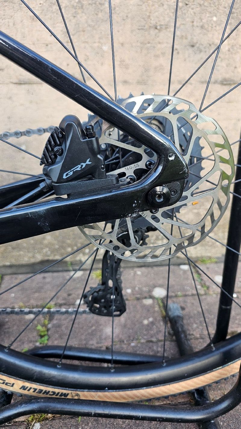 Used Giant Revolt Shimano GRX 2023 Road & Gravel, Black — image 5 of 13