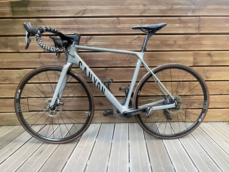 Brugt Canyon Ultimate CF SL 8 Disc eTap 2021 2021 Road & Gravel