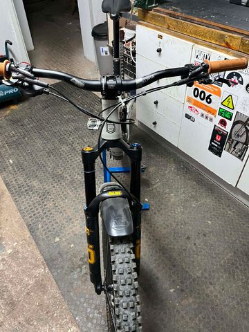 Używany Commencal META TR V4 OHLINS EDITION 2022 2022 MTB
