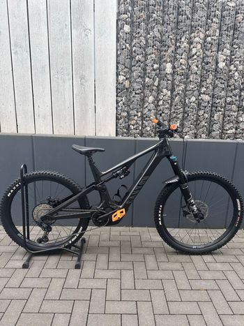 Used Canyon Spectral:ON CF 8 2024 2024 Mountainbike, Black, 29, 27.5 — image 11 of 15