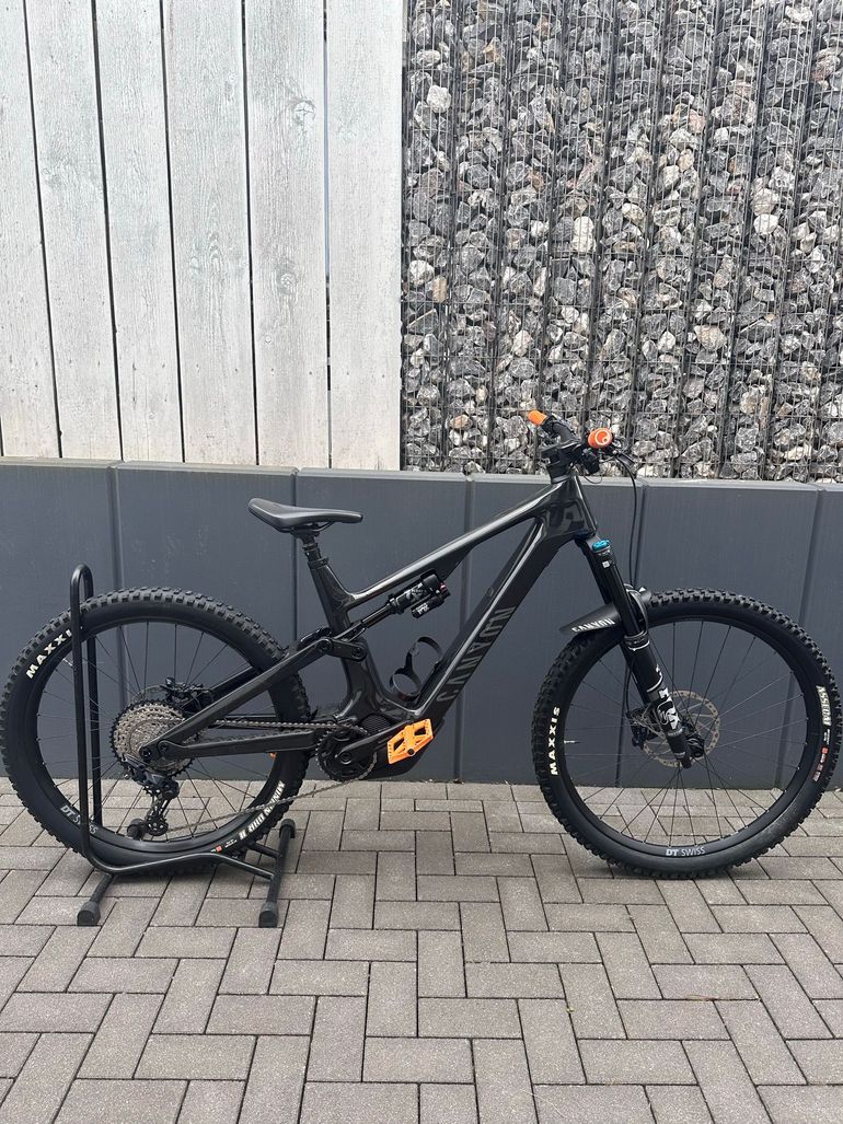 Used Canyon Spectral:ON CF 8 2024 2024 Mountainbike, Black, 29, 27.5 — image 11 of 15