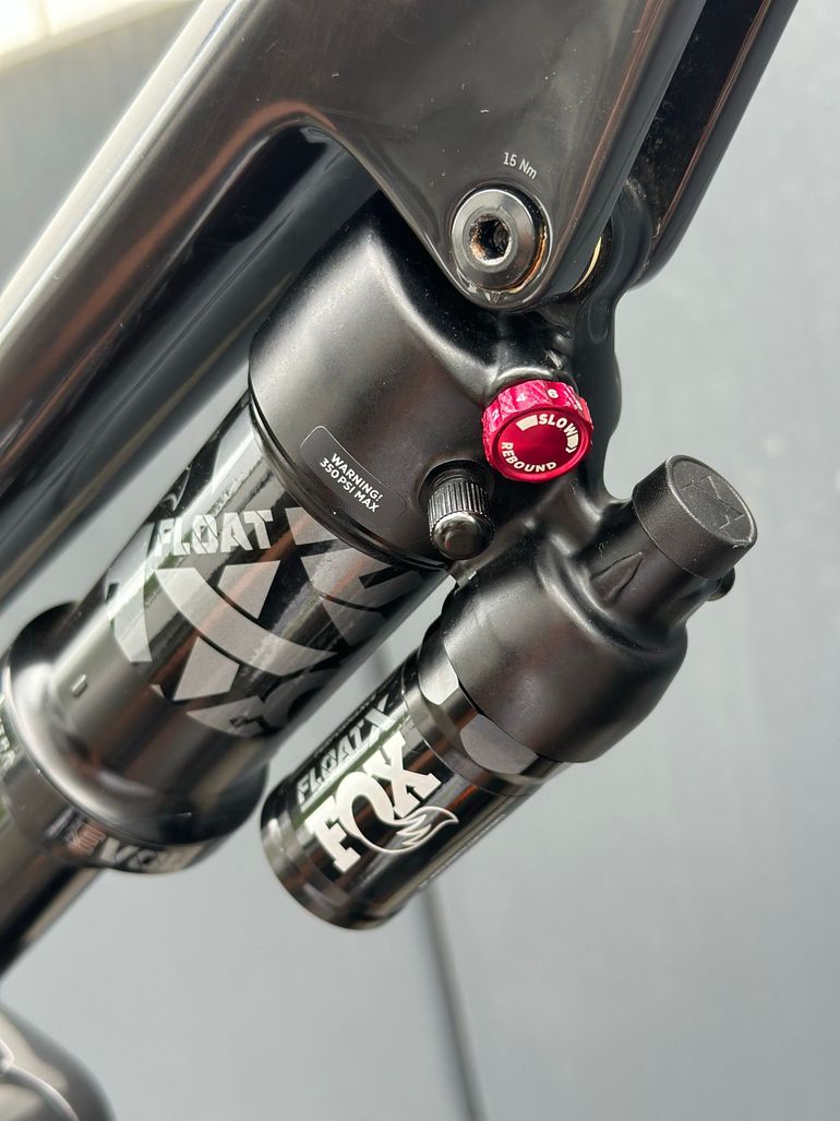 Used Canyon Spectral:ON CF 8 2024 2024 Mountainbike, Black, 29, 27.5 — image 4 of 15