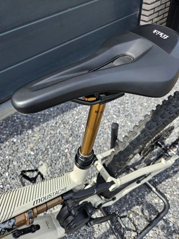 Used Moustache Game 160.9 2025 2025 Mountainbike, Light Gray, 29 — image 8 of 14