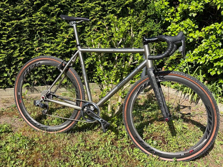 Used Legend Legend Custom SRAM Red eTap 2020 Road & Gravel — image 1 of 21