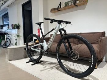 Used Scott Spark RC Team 2026 2026 Mountainbike, White, 29 — image 2 of 12