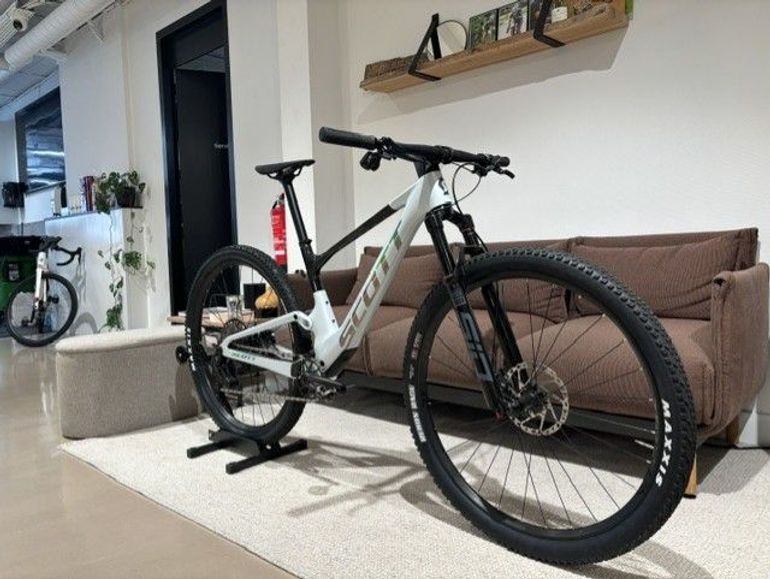 Used Scott Spark RC Team 2026 2026 Mountainbike, White, 29 — image 2 of 12