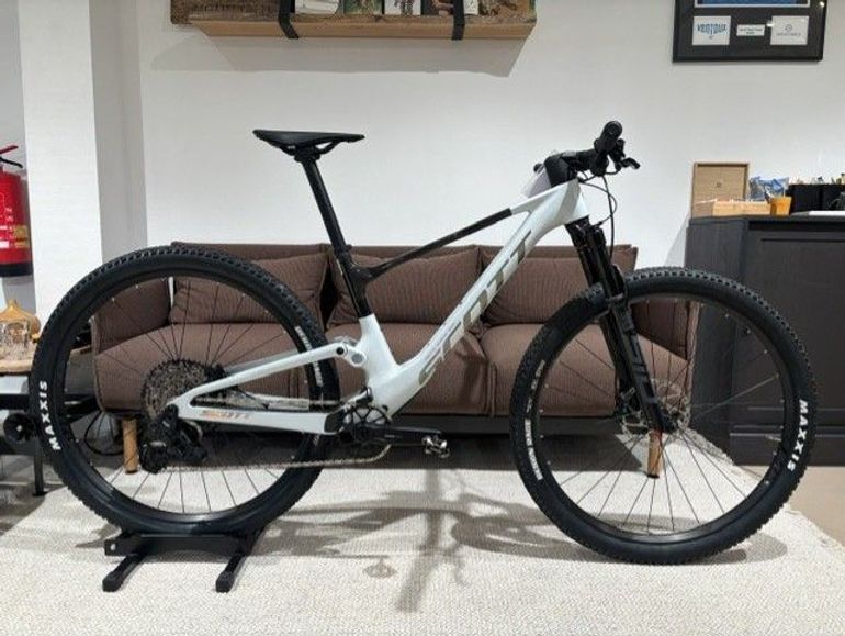 Used Scott Spark RC Team 2026 2026 Mountainbike, White, 29 — image 1 of 12