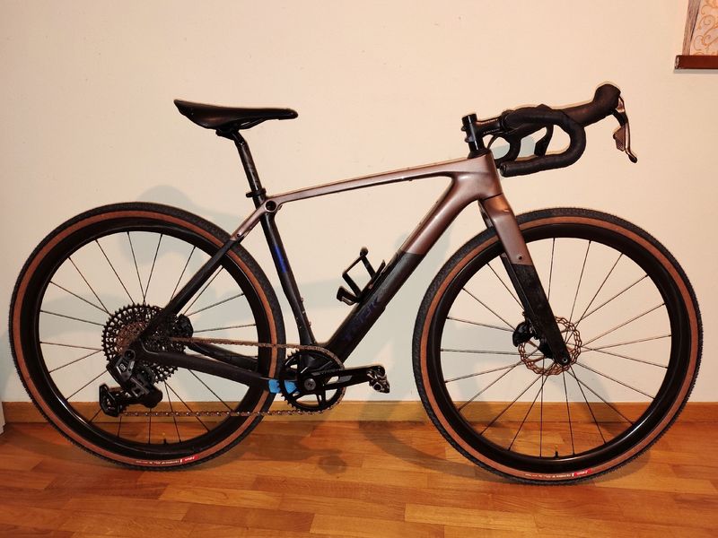 Used Trek checkpoint Custom SRAM Rival eTap AXS 2025 Road & Gravel