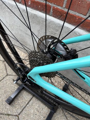 Used Bianchi Infinito Shimano 105 2023 Road & Gravel, Green — image 10 of 14