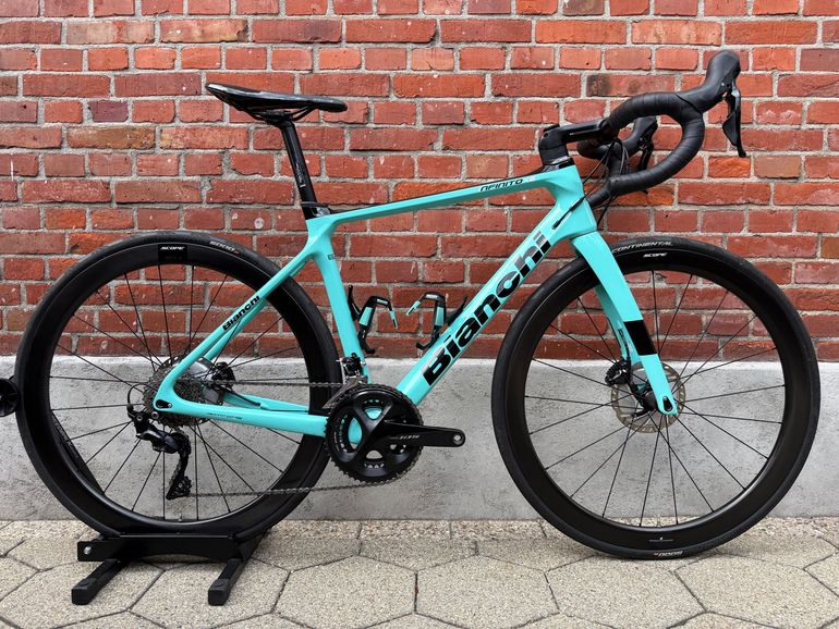 Used Bianchi Infinito Shimano 105 2023 Road & Gravel, Green — image 1 of 14