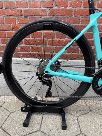 Used Bianchi Infinito Shimano 105 2023 Road & Gravel, Green — image 2 of 14