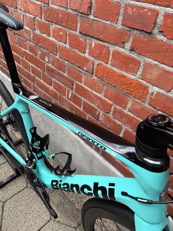 Used Bianchi Infinito Shimano 105 2023 Road & Gravel, Green — image 8 of 14