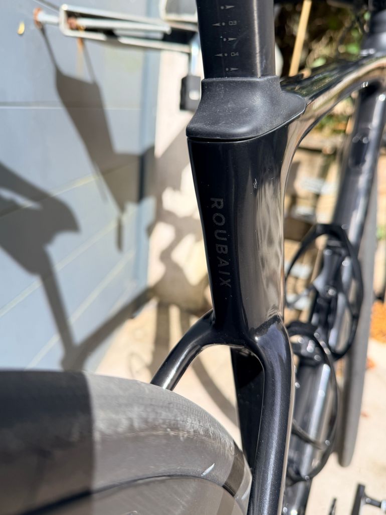Used Specialized Roubaix SL8 Sport Apex 2024 2024 Road & Gravel — image 10 of 19
