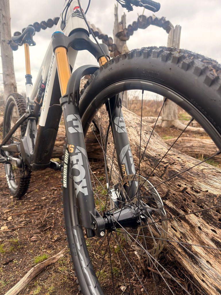Used Rocky Mountain Instinct Powerplay SL Carbon 90 2025 2025 Mountainbike — image 6 of 10