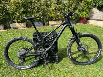 Used Canyon Torque 6 2021 2021 Mountainbike, Black, 27.5 — image 1 of 5