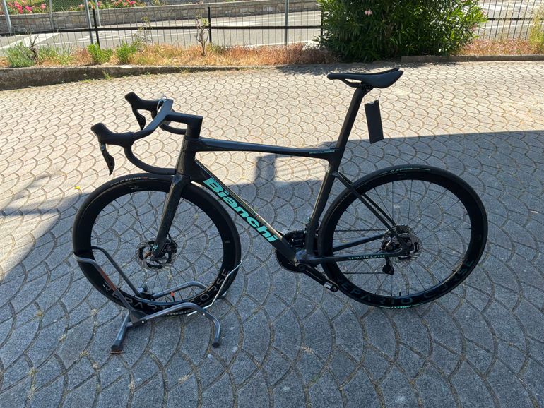 Used Bianchi Specialissima Shimano Dura Ace Di2 2026 Road & Gravel, Black — image 4 of 8