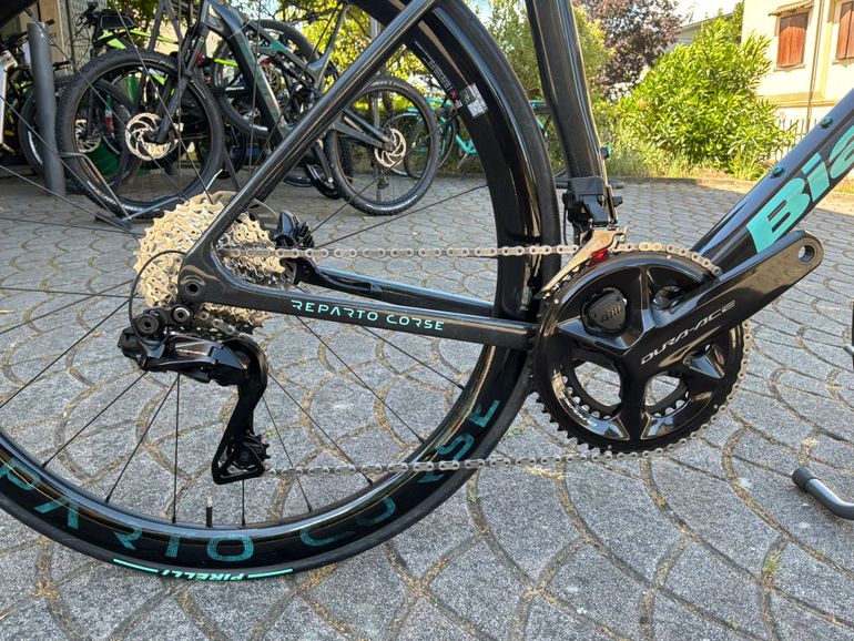 Used Bianchi Specialissima Shimano Dura Ace Di2 2026 Road & Gravel, Black — image 2 of 8