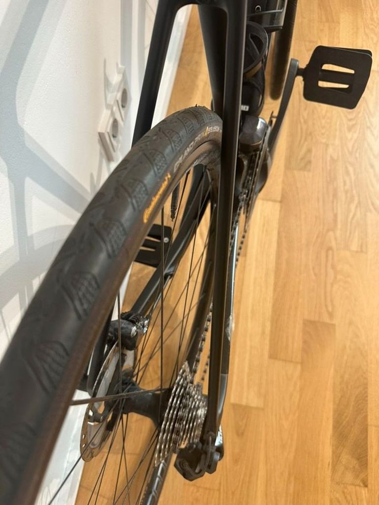Used Canyon Endurace CF SL Disc 8.0 Di2 2019 2019 Road & Gravel — image 3 of 20