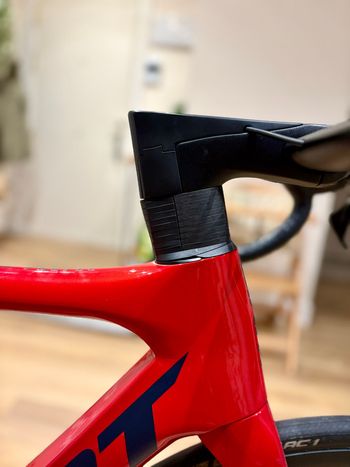 Used Giant Propel Advanced Disc 2 2022 2022 Road & Gravel, Red — image 9 of 11