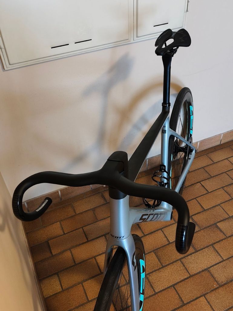 Used Scott Addict 10 2024 Frameset 2024 Road & Gravel — image 7 of 8