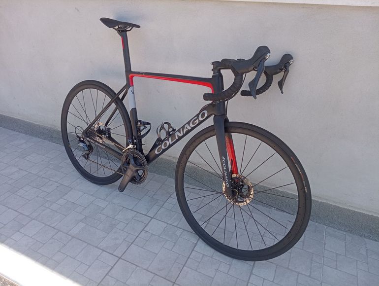 Used Colnago V3 Disc 105 Bike 2022 2022 Road & Gravel — image 1 of 17