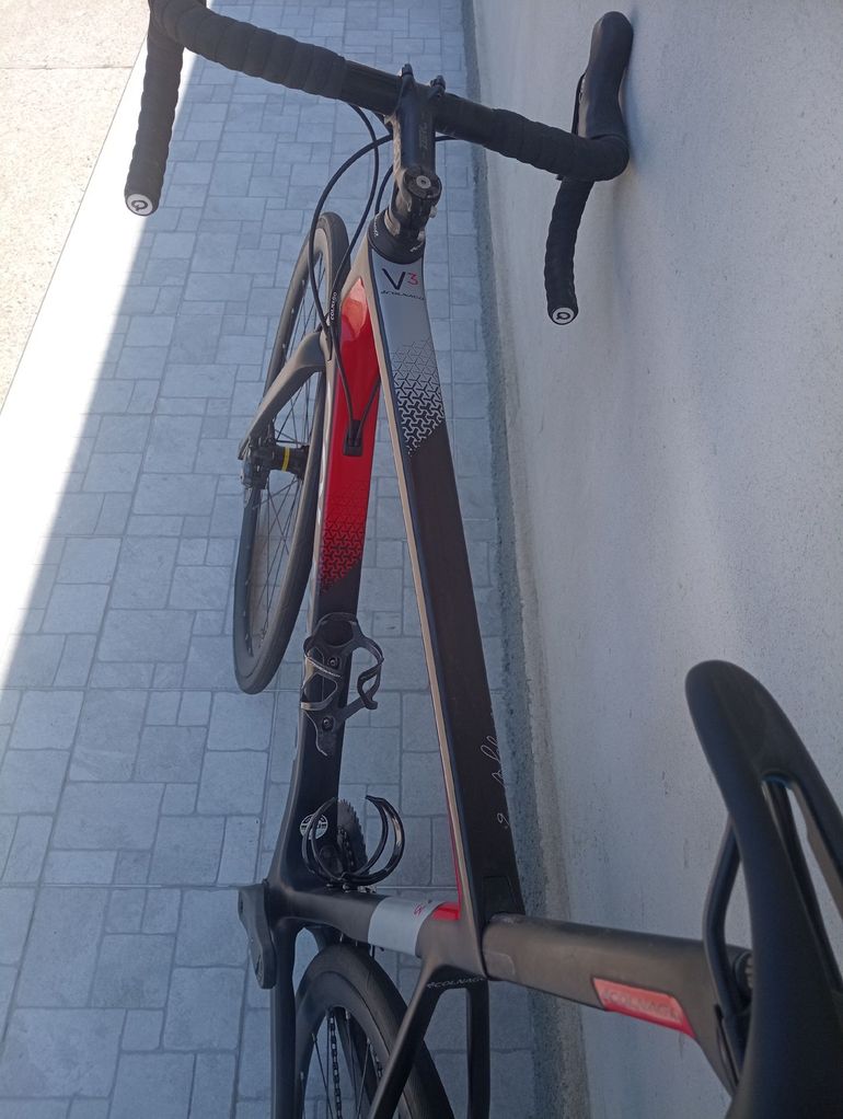 Used Colnago V3 Disc 105 Bike 2022 2022 Road & Gravel — image 17 of 17