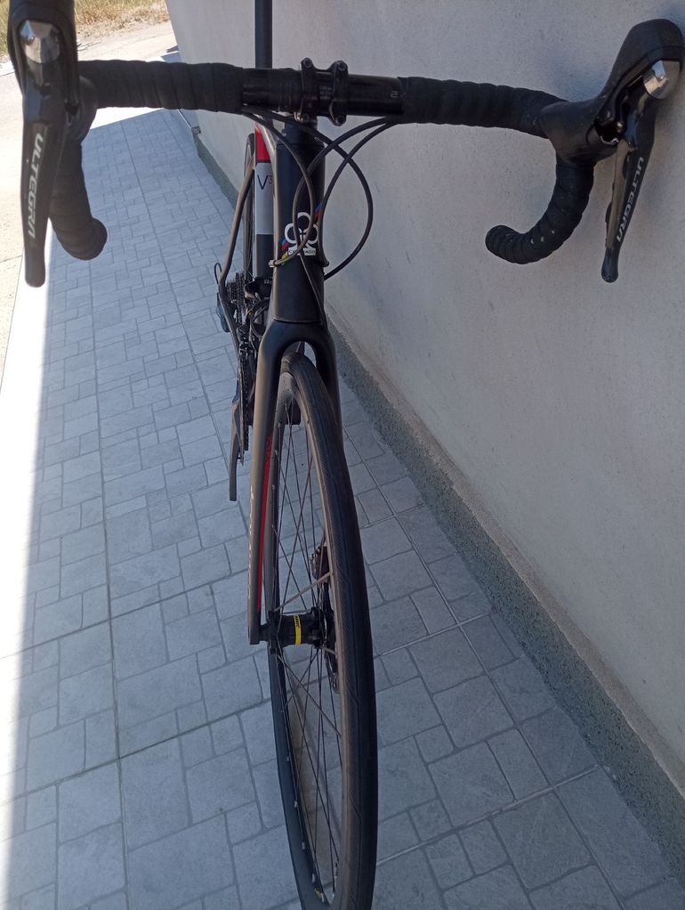 Used Colnago V3 Disc 105 Bike 2022 2022 Road & Gravel — image 8 of 17