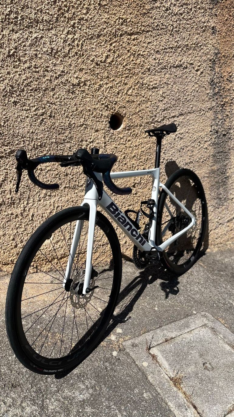 Used Bianchi Sprint 105 2025 2025 Road & Gravel, White — image 2 of 13