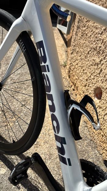 Used Bianchi Sprint 105 2025 2025 Road & Gravel, White — image 4 of 13