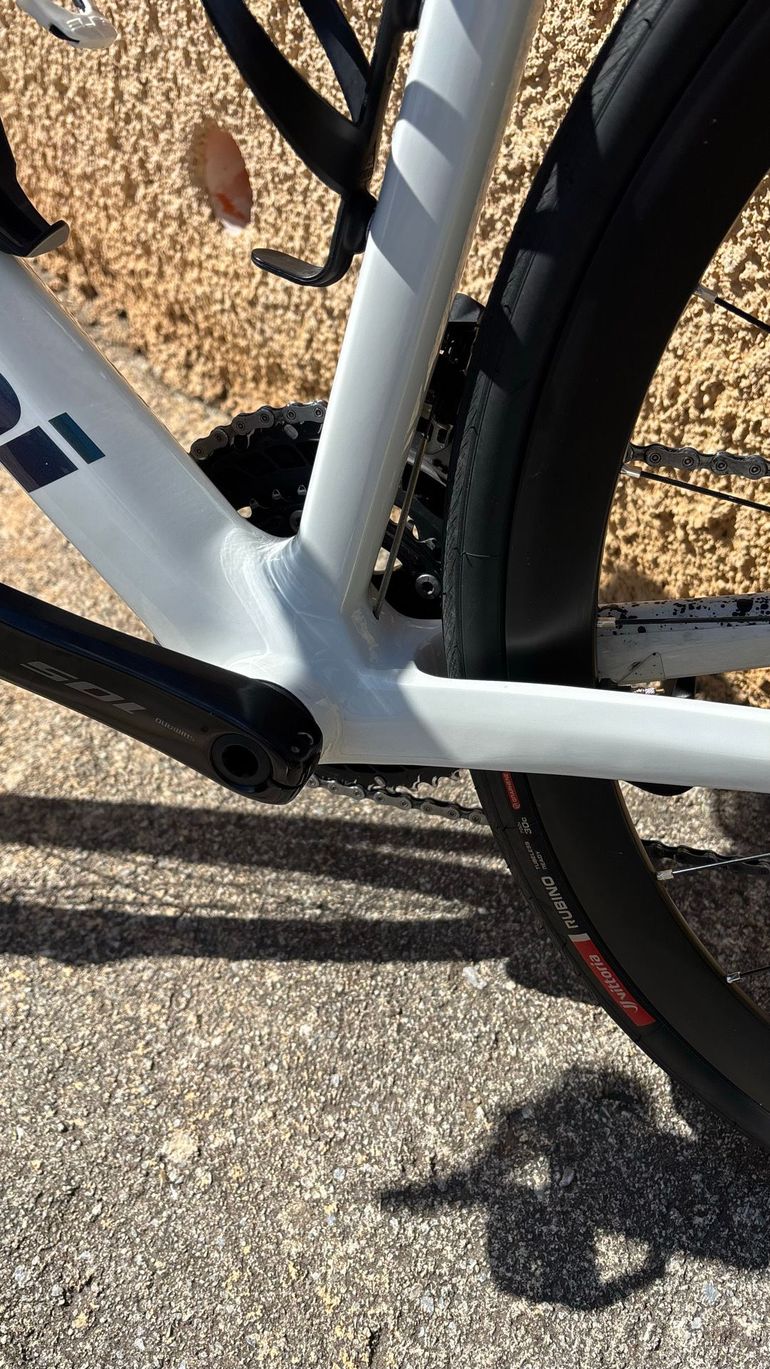 Used Bianchi Sprint 105 2025 2025 Road & Gravel, White — image 5 of 13