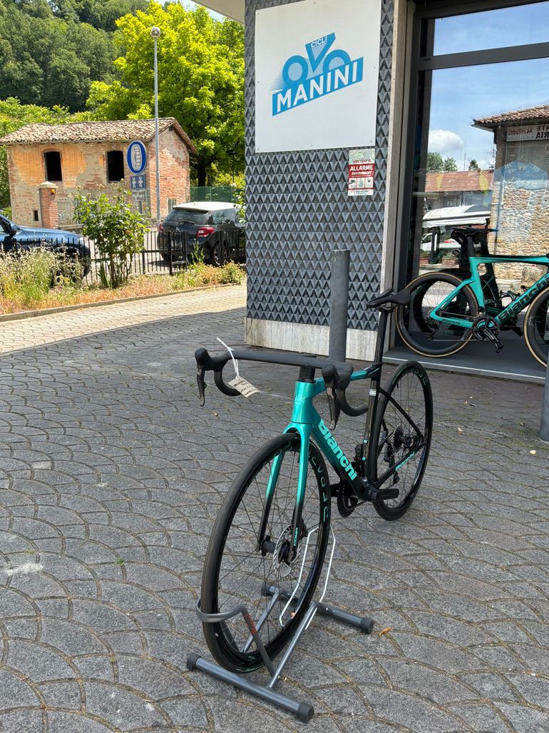 Used Bianchi Specialissima Shimano Ultegra Di2 2026 Road & Gravel — image 4 of 6