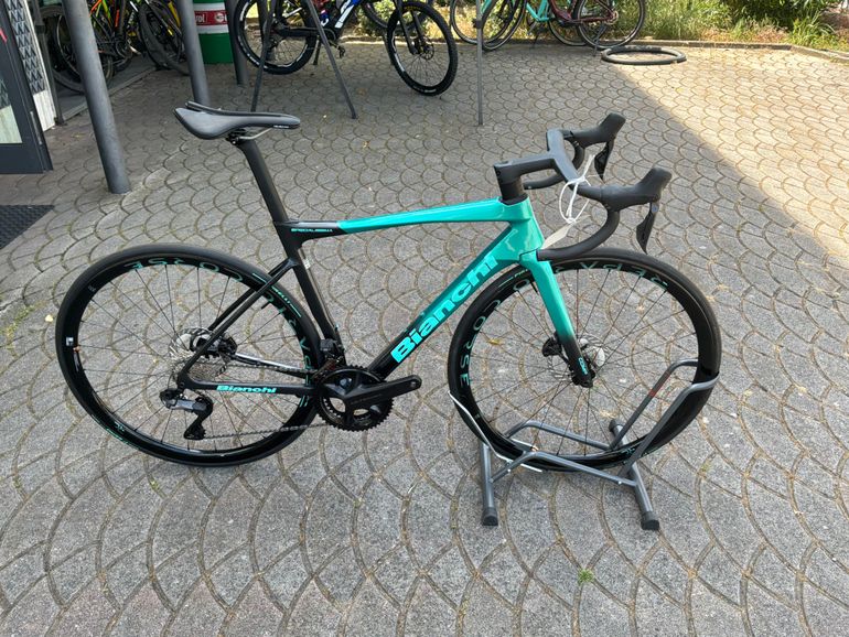 Used Bianchi Specialissima Shimano Ultegra Di2 2026 Road & Gravel — image 5 of 6