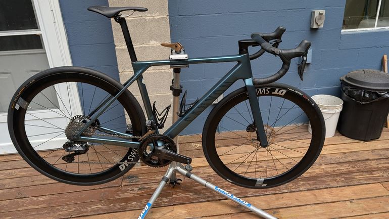 Used Canyon Ultimate CF SLX 8 Di2 2024 2024 Road & Gravel, Green — image 2 of 6