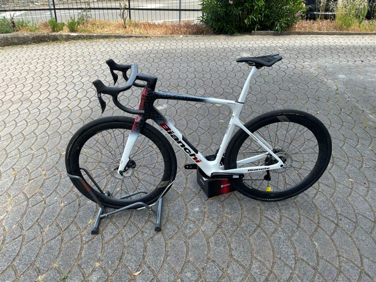 Used Bianchi Infinito Paris-Roubaix ULTEGRA DI2 2026 2026 Road & Gravel, White — image 4 of 6