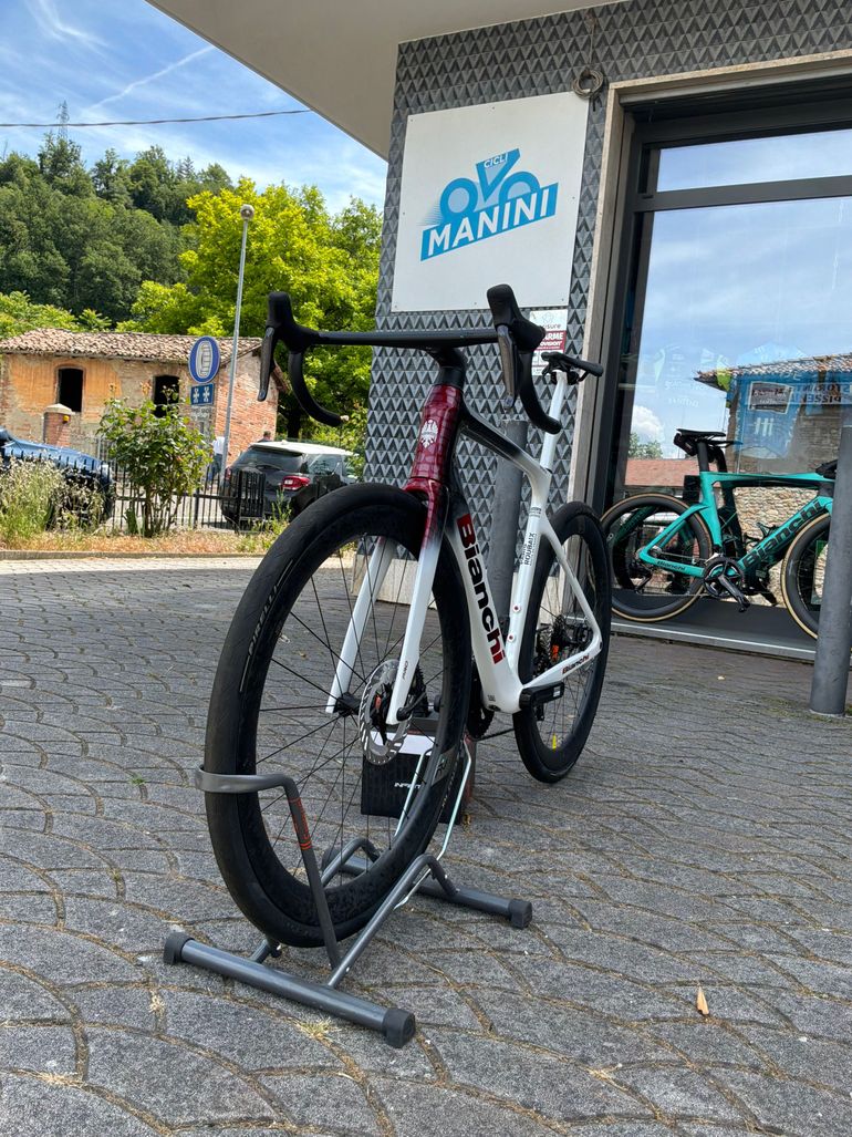 Used Bianchi Infinito Paris-Roubaix ULTEGRA DI2 2026 2026 Road & Gravel, White — image 3 of 6