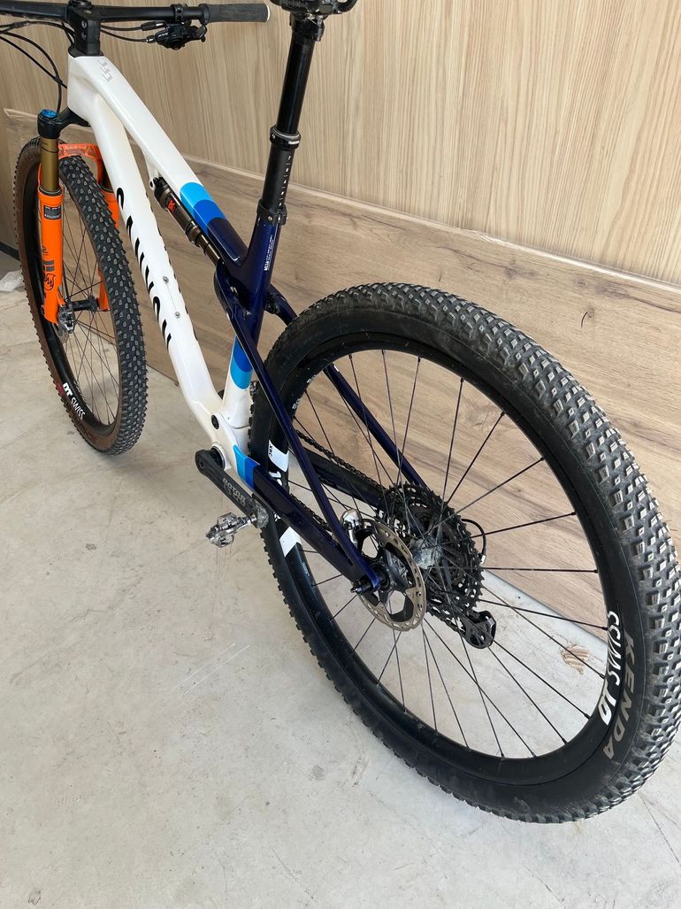 Used Canyon Lux World Cup CFR Team 2024 2024 Mountainbike, Weiß, 29 — image 9 of 21