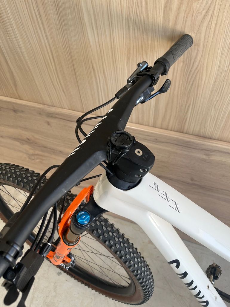 Used Canyon Lux World Cup CFR Team 2024 2024 Mountainbike, Weiß, 29 — image 18 of 21
