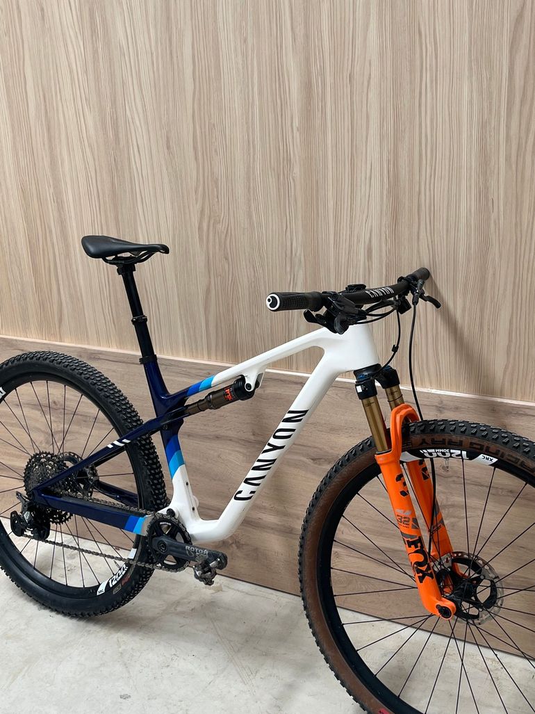 Used Canyon Lux World Cup CFR Team 2024 2024 Mountainbike, Weiß, 29 — image 21 of 21