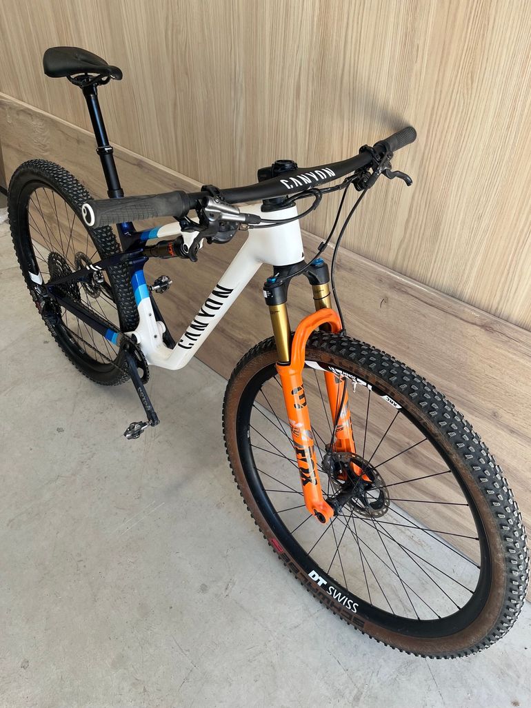 Used Canyon Lux World Cup CFR Team 2024 2024 Mountainbike, Weiß, 29 — image 3 of 21