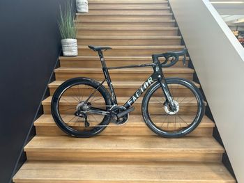 Used Factor OSTRO VAM - Shimano Ultegra 2026 2026 Road & Gravel