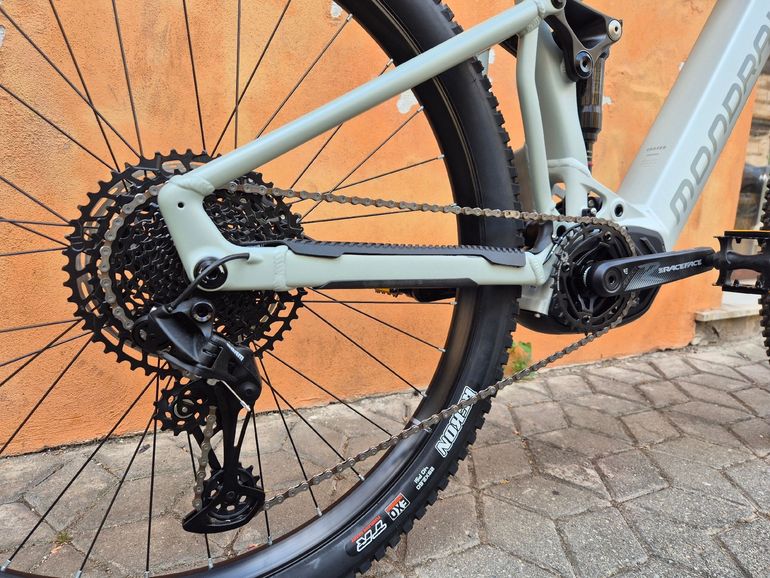 Used Mondraker CHASER 750 2025 2025 Mountainbike, Hellgrau, 29 — image 3 of 11