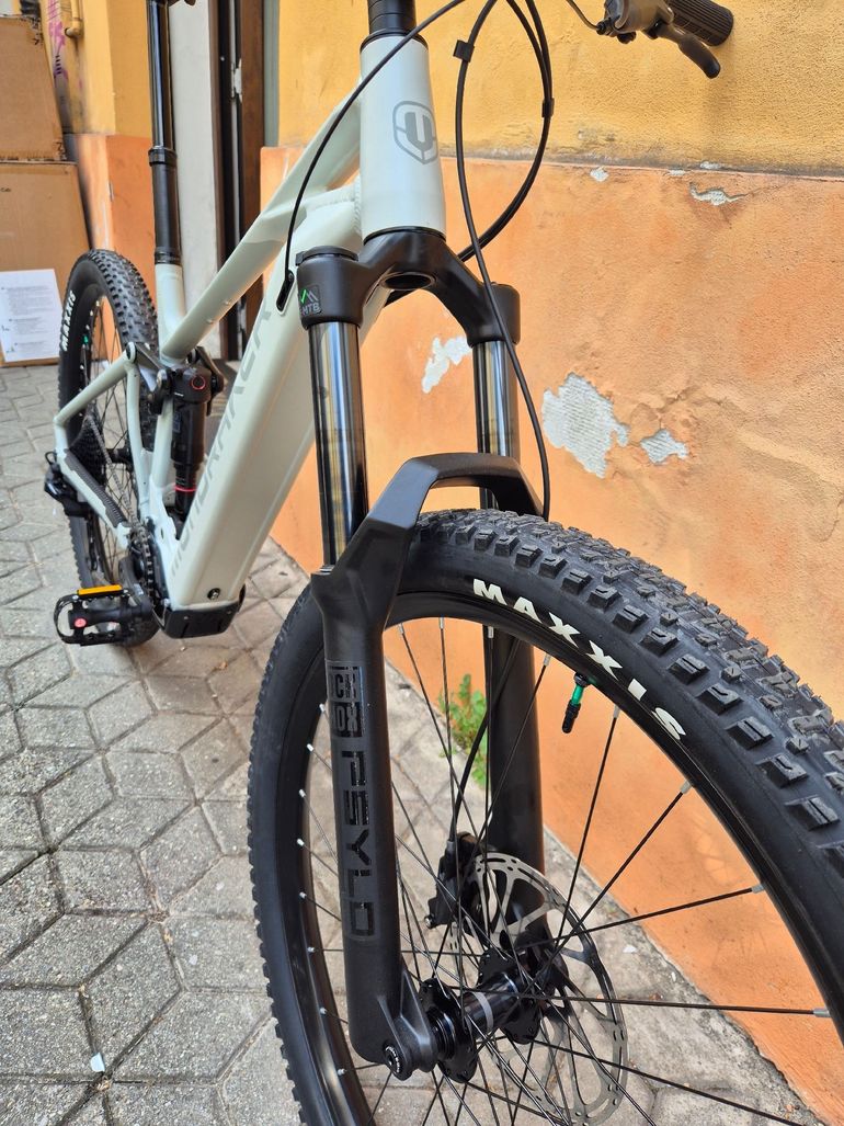 Used Mondraker CHASER 750 2025 2025 Mountainbike, Hellgrau, 29 — image 4 of 11